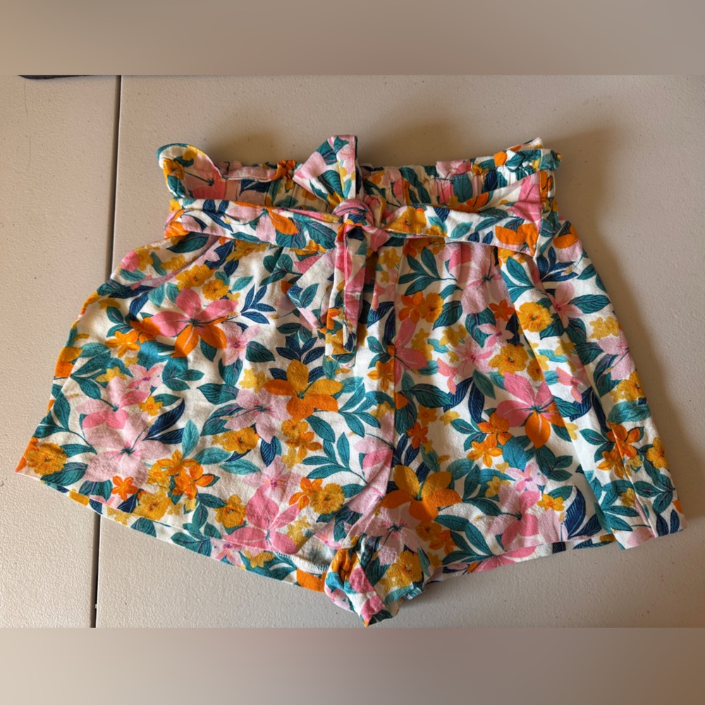 Slightly used BCBGeneration floral shorts